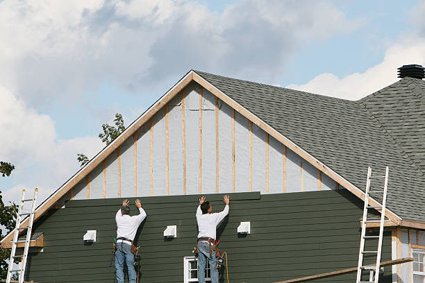 Professional Vinyl Siding technician working in Milford Center, OH